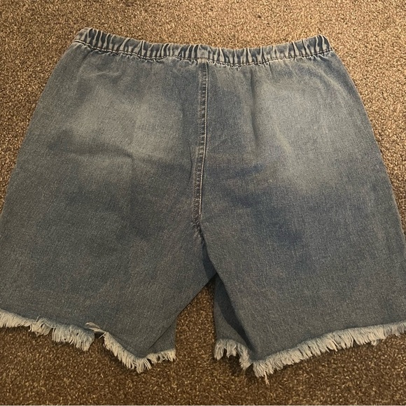 Almost Famous Denim Jeans Shorts Distressed Pull On W/drawstring Light Blue XL - Picture 2 of 4